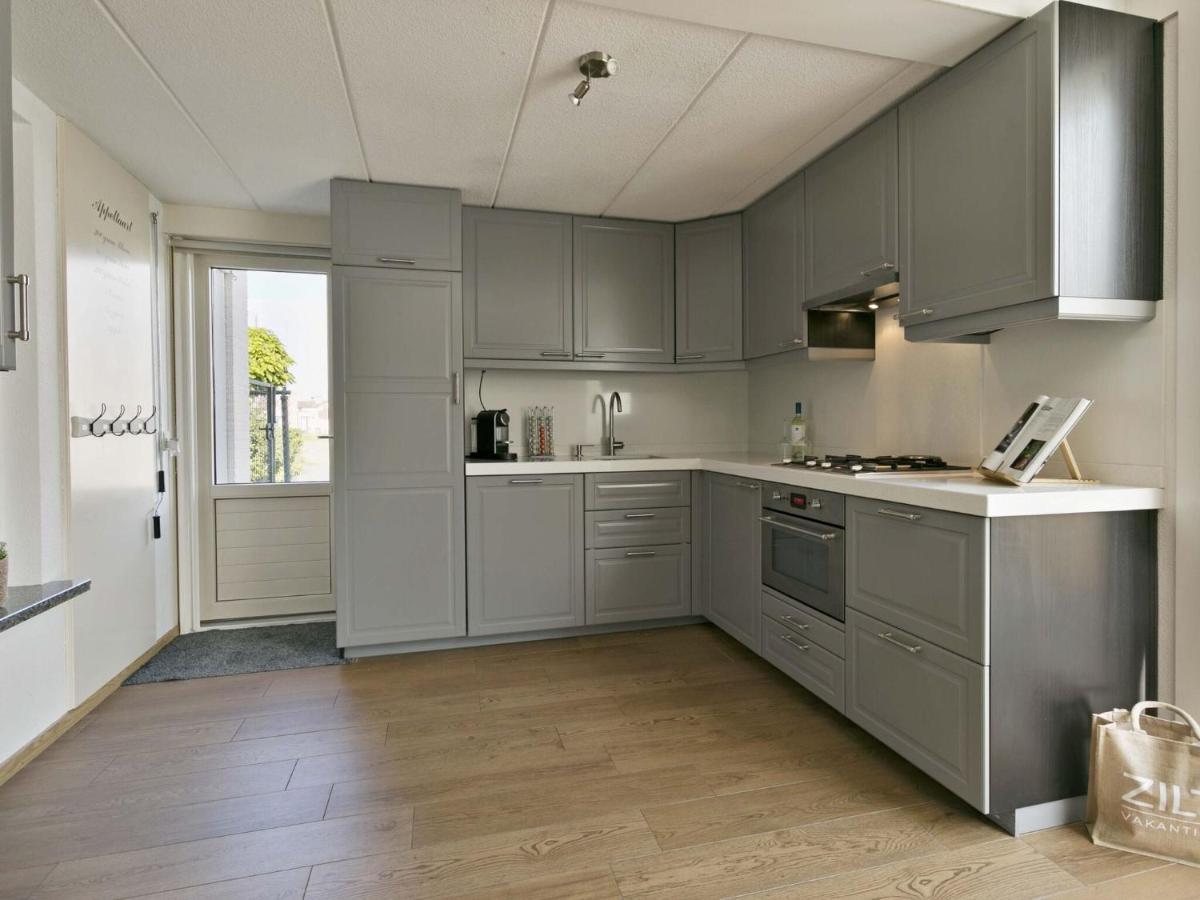 Lovely Holiday Home In Kamperland With Garden Екстериор снимка